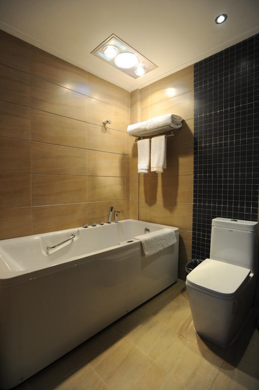 Wanrun International Resort Hotel In Tibet Xigaze Room photo