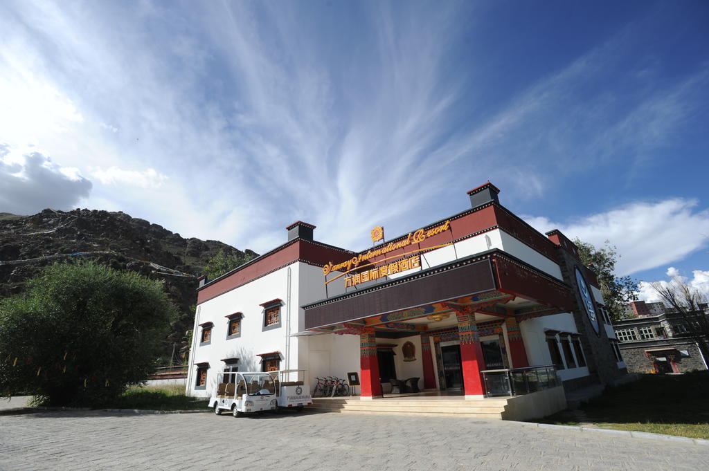 Wanrun International Resort Hotel In Tibet Xigaze Exterior photo